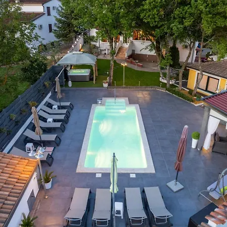 Casa vacanze 4928-11 For 4 Pers In *