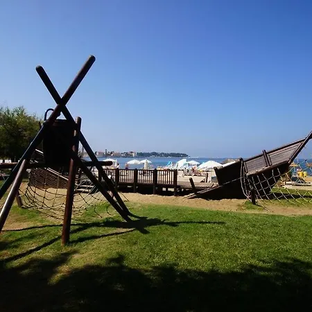 Hébergement de vacances 4928-11 For 4 Pers In *