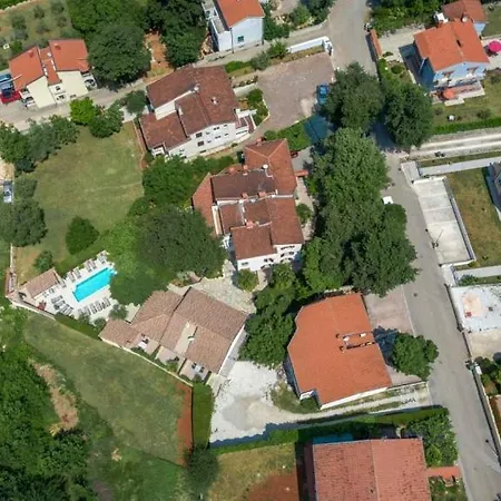 Casa vacanze 4928-11 For 4 Pers In *