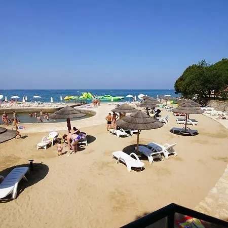 4928-11 For 4 Pers In Casa vacanze Porec