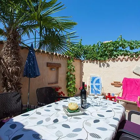 Casa vacanze 4928-11 For 4 Pers In *