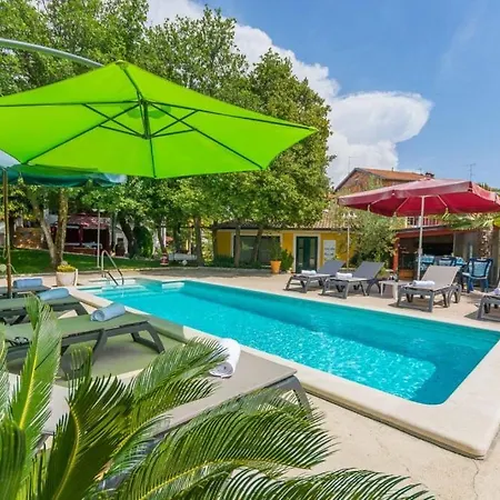 4928-11 For 4 Pers In Casa vacanze Porec