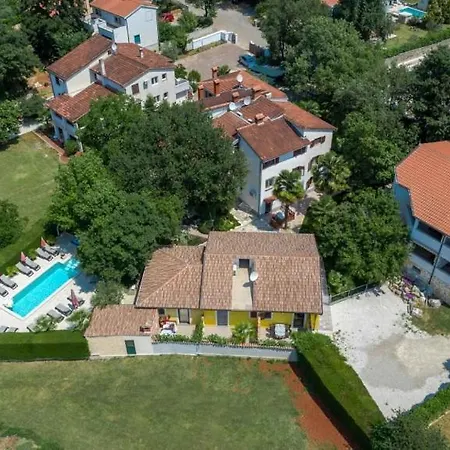 4928-11 For 4 Pers In Hébergement de vacances *