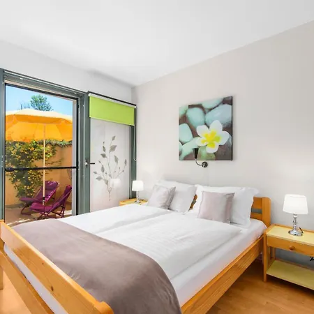 4928-11 For 4 Pers In