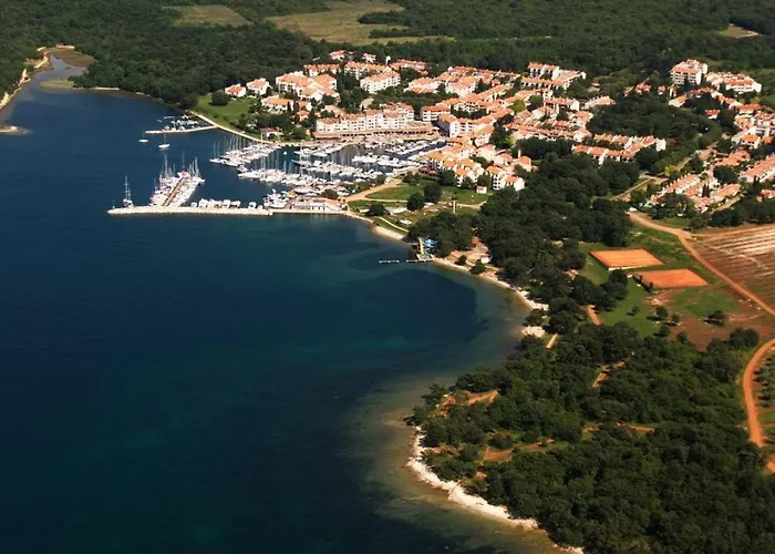 4928-11 For 4 Pers In * Poreč