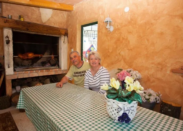 4928-11 For 4 Pers In