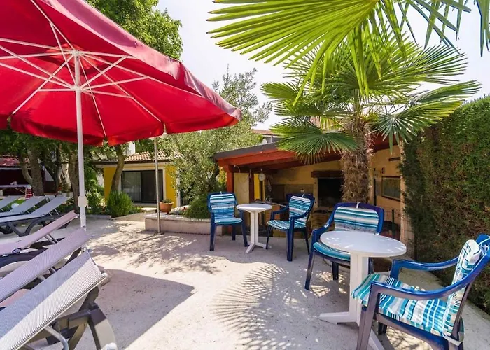 4928-11 For 4 Pers In * Poreč