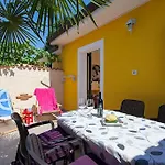 4928-11 For 4 Pers In * Poreč