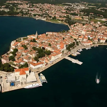 4928-11 For 4 Pers In Nyaraló Poreč