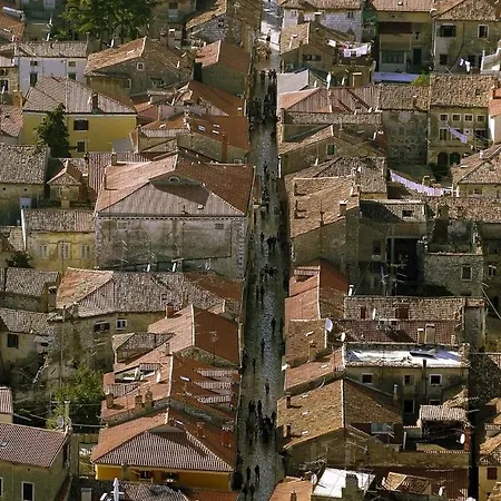 4928-11 For 4 Pers In Nyaraló *