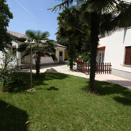 4928-11 For 4 Pers In