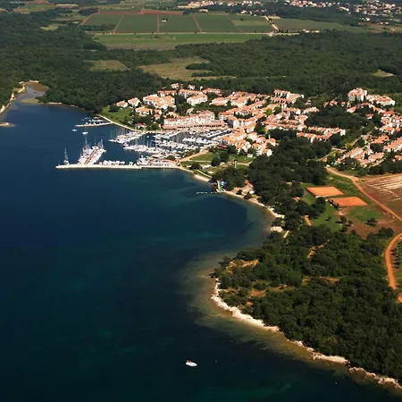 4928-11 For 4 Pers In * Poreč