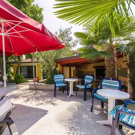 4928-11 For 4 Pers In * Porec