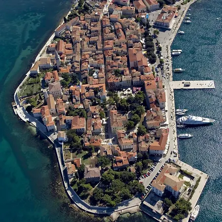 4928-11 For 4 Pers In Porec