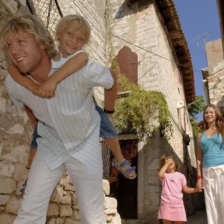 Nyaraló 4928-11 For 4 Pers In