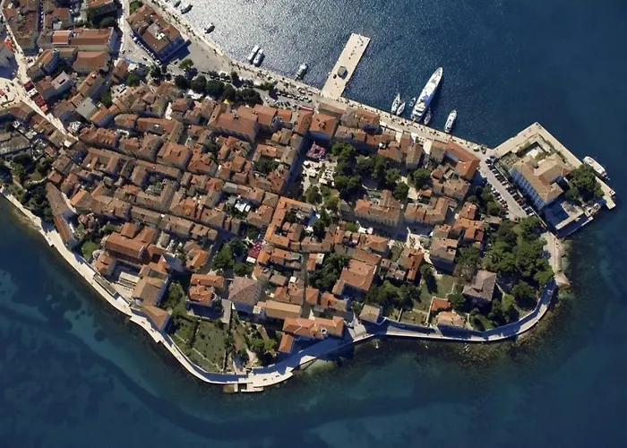 4928-11 For 4 Pers In * Poreč