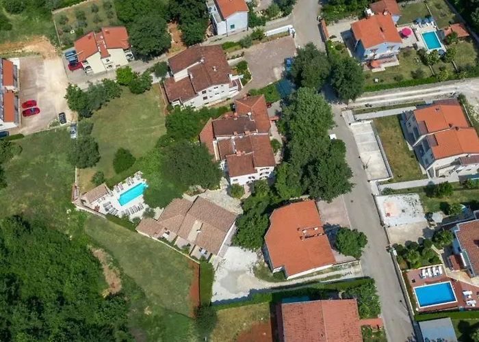 Ferienhaus 4928-11 For 4 Pers In *