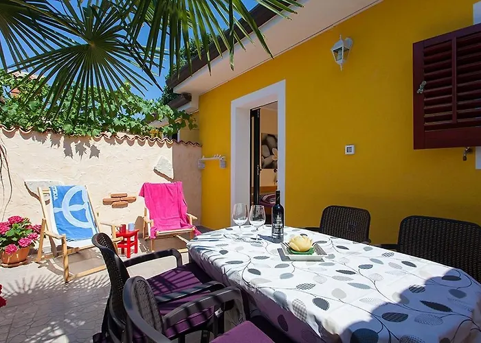 4928-11 For 4 Pers In * Poreč