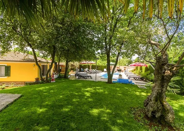 4928-11 For 4 Pers In Feriehus *