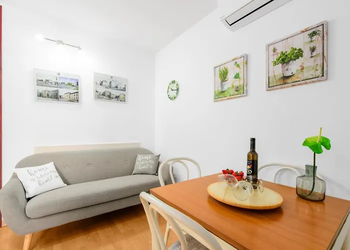 4928-11 For 4 Pers In Feriehus