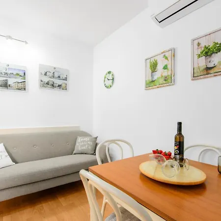 4928-11 For 4 Pers In Casa de Férias